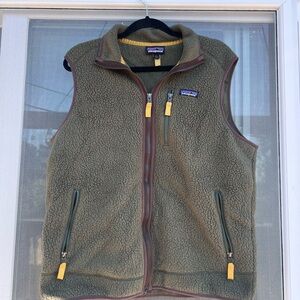 Patagonia men’s retro pile vest